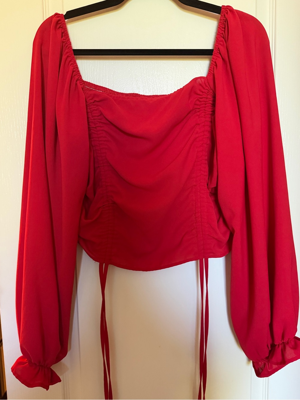 Women’s Red Long-Sleeve Ruched Crop Top